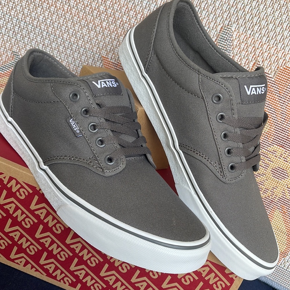 Vans Atwood WMNS
(Canvas) Pewter/White
VN000TUY4WV
New - Picture 9 of 16